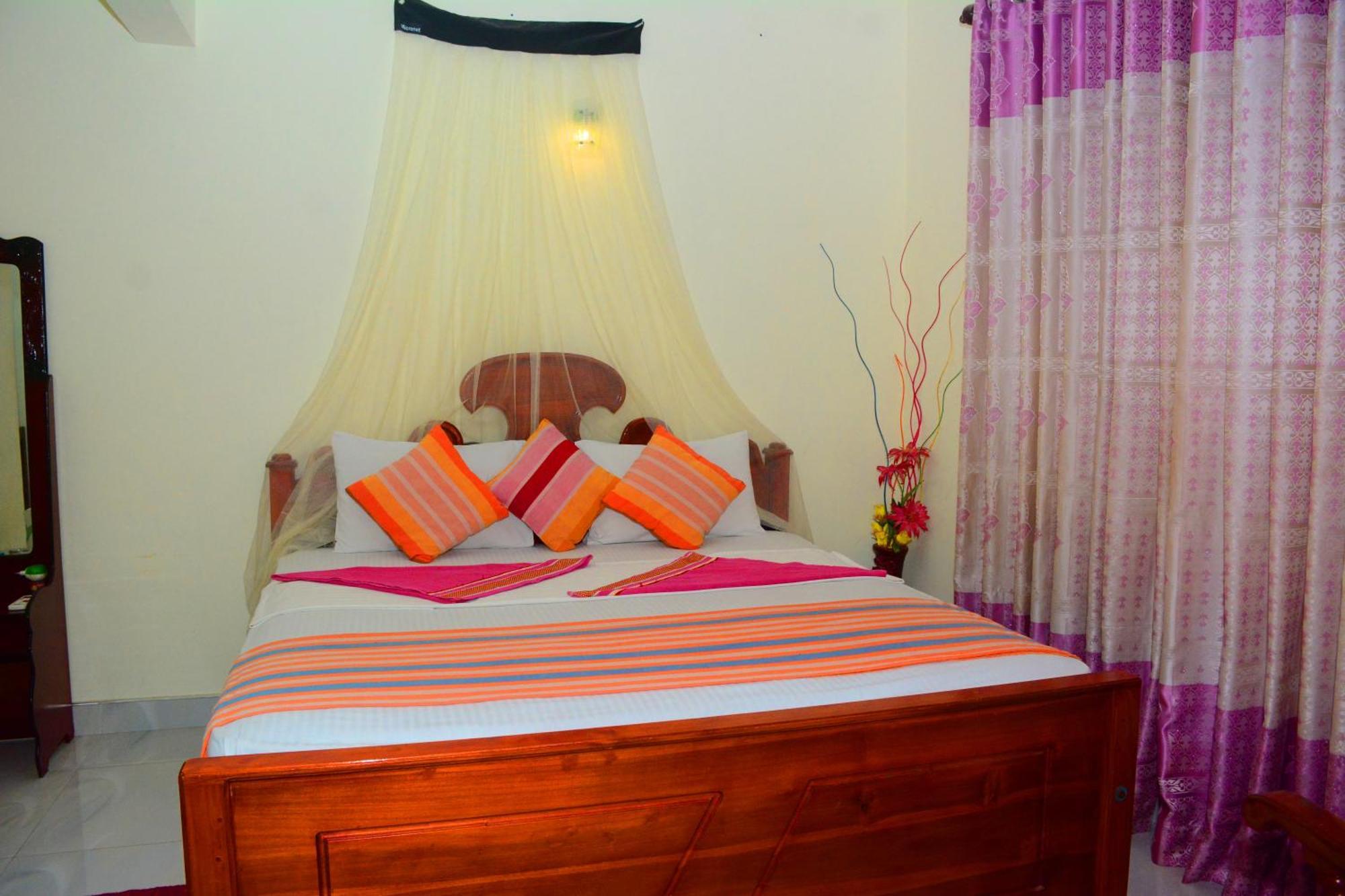 Hotel Tissa Rainbow Guest & Yala à Tissamaharama Extérieur photo