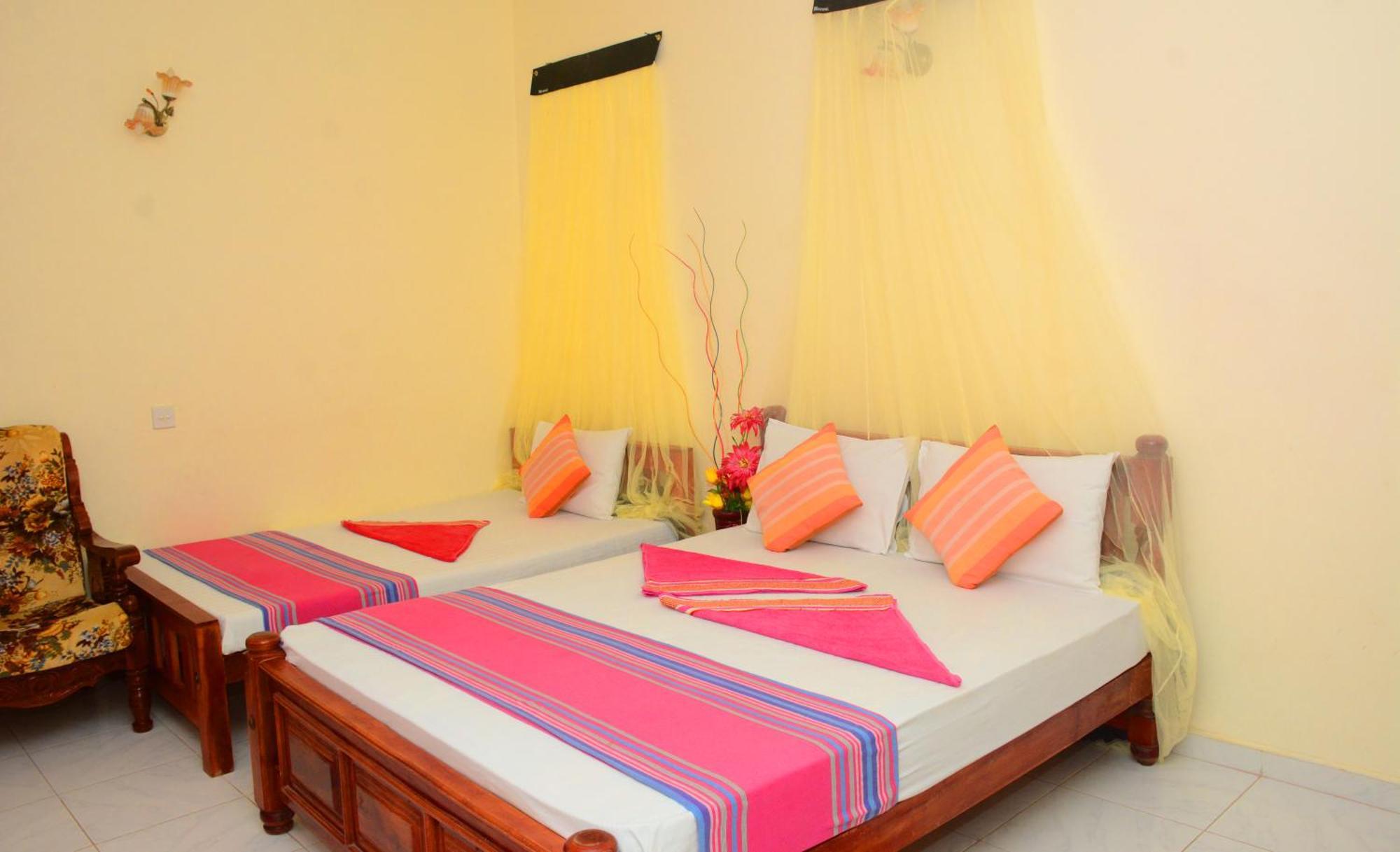 Hotel Tissa Rainbow Guest & Yala à Tissamaharama Extérieur photo